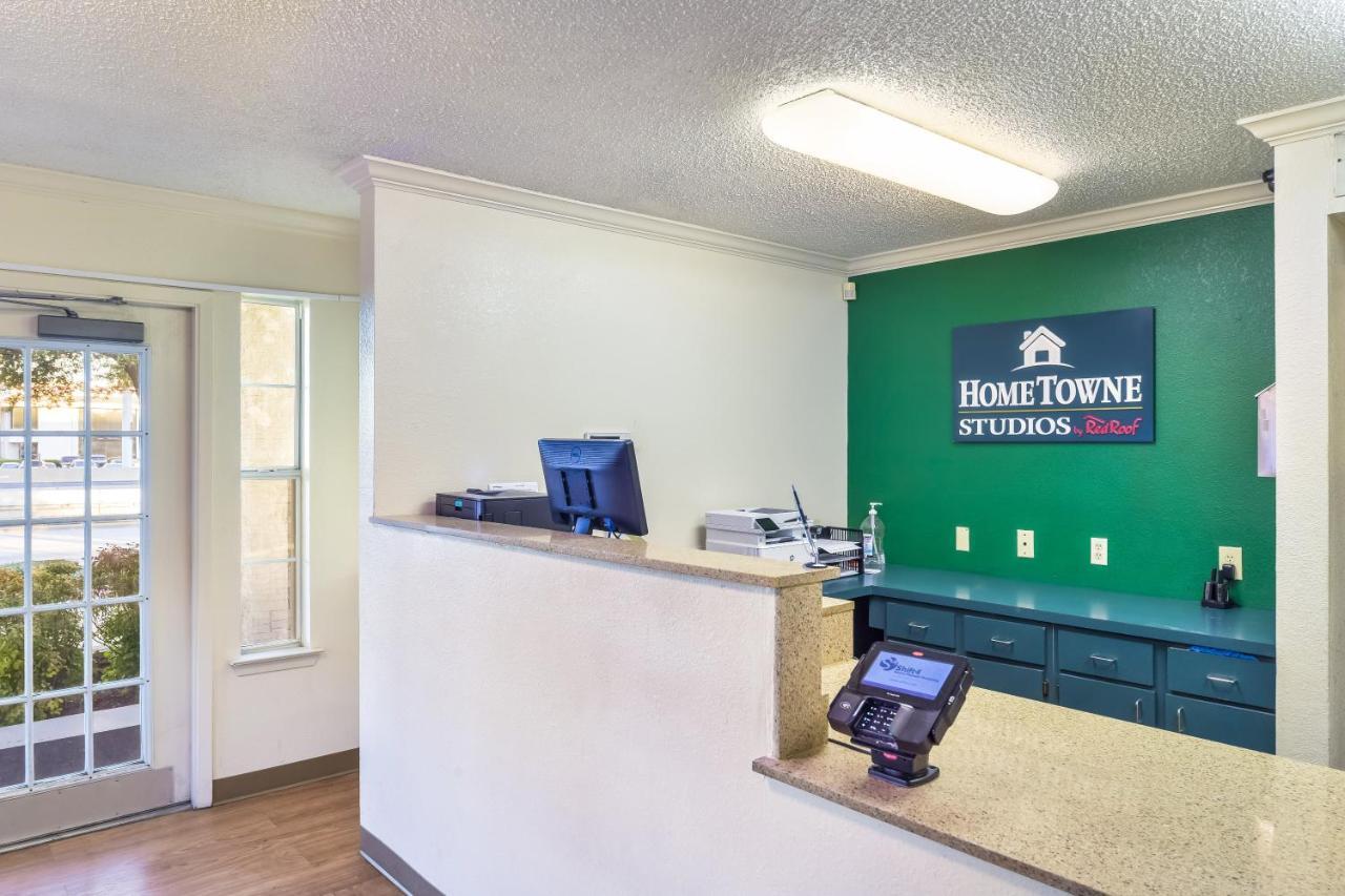 Hometowne Studios By Red Roof Dallas - North Addison - Tollway ภายนอก รูปภาพ