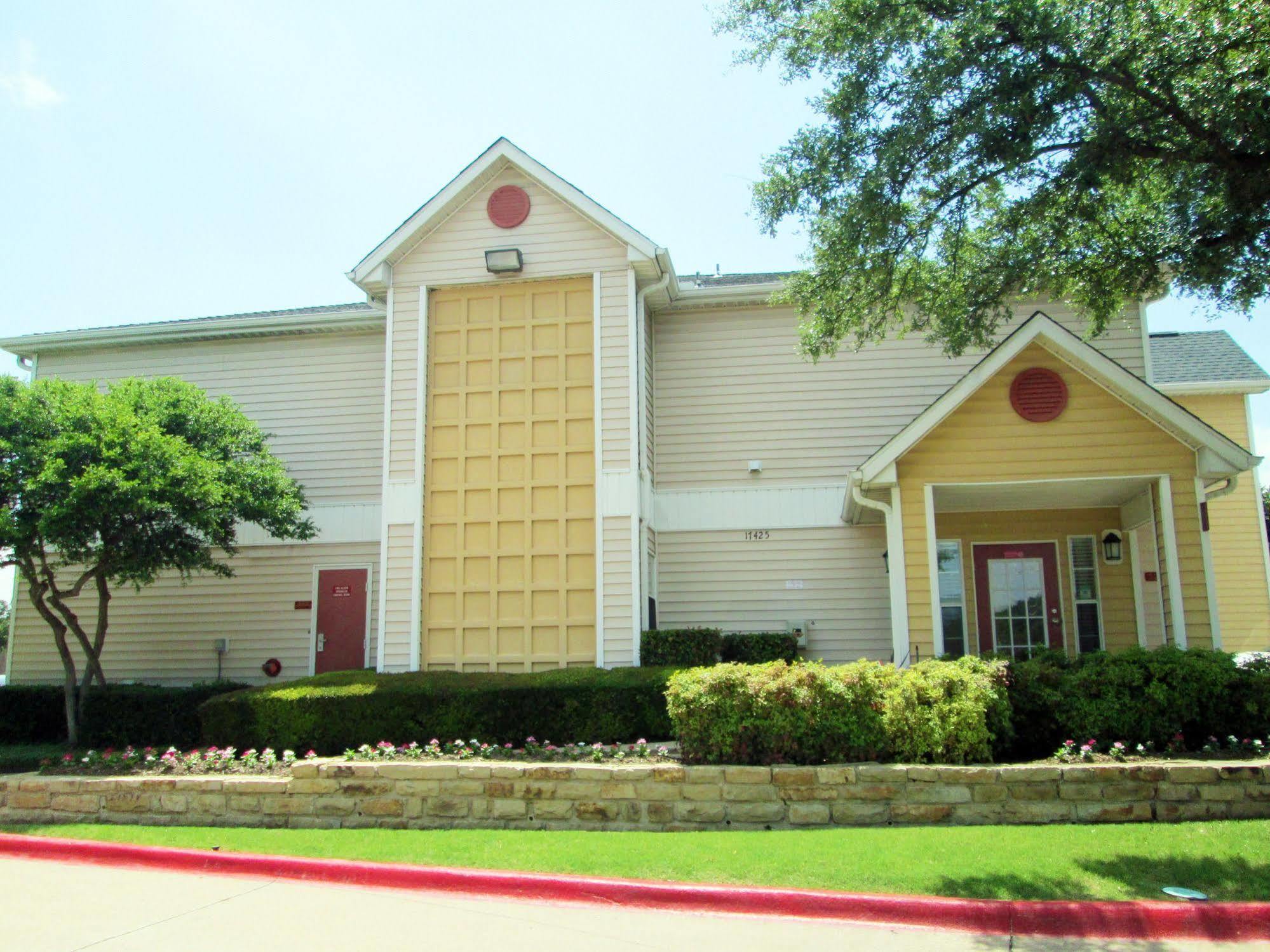 Hometowne Studios By Red Roof Dallas - North Addison - Tollway ภายนอก รูปภาพ